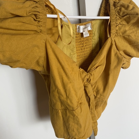 Band of gypsies yellow mid crop top w/ puff sleeve - Picture 4 of 5